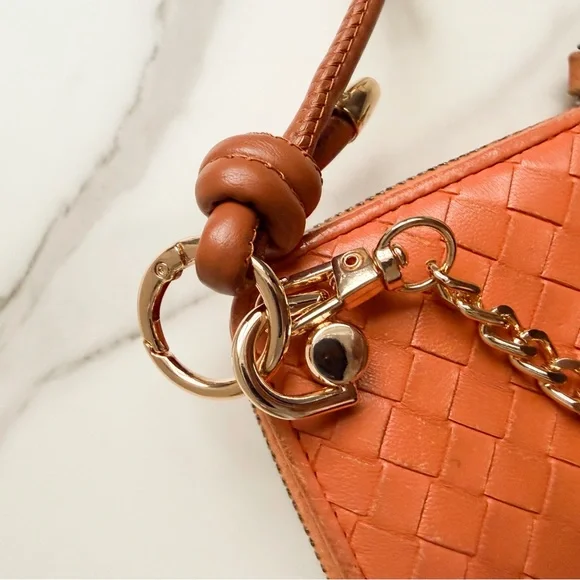 Authentic BOTTEGA VENATA zipper wallet on chain - Picture 5 of 13